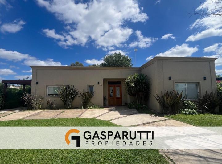 Casa · 150m² · 4 Ambientes · 3 Cocheras