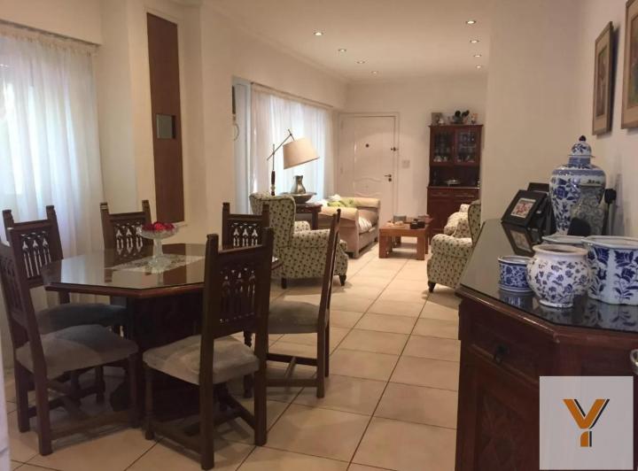 Casa · 320m² · 6 Ambientes · 2 Cocheras