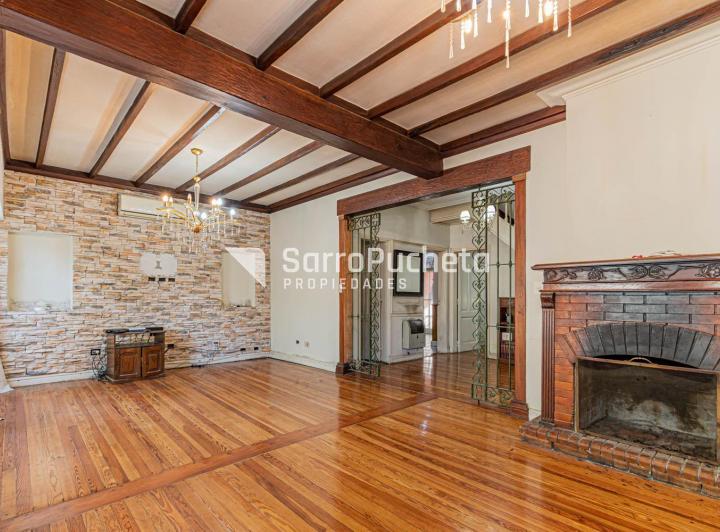 Casa · 264m² · 5 Ambientes · 4 Cocheras