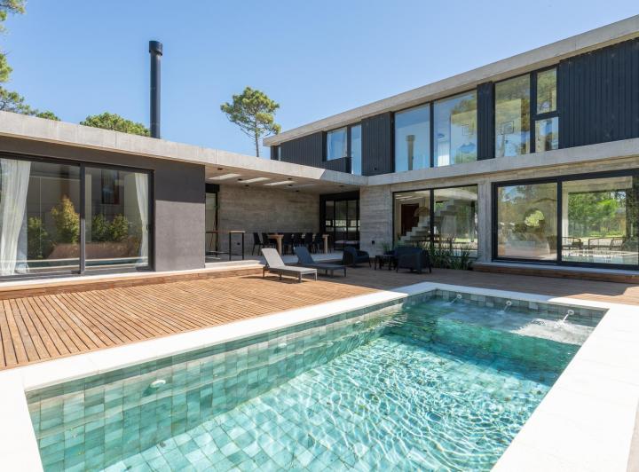 Casa · 236m² · 5 Ambientes · 1 Cochera