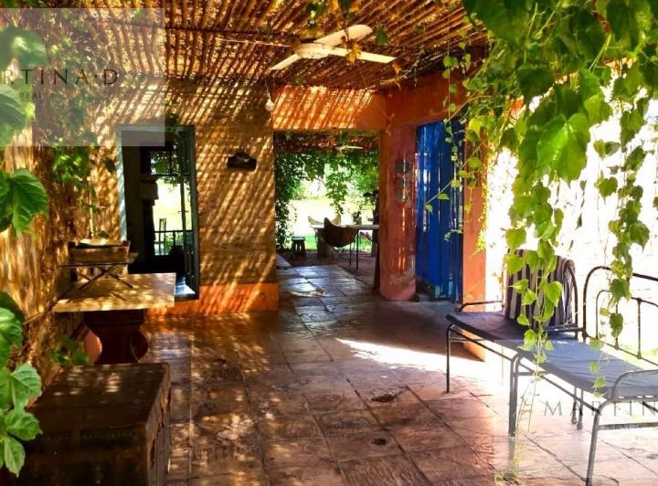 Casa · 308m² · 5 Ambientes · 9 Cocheras