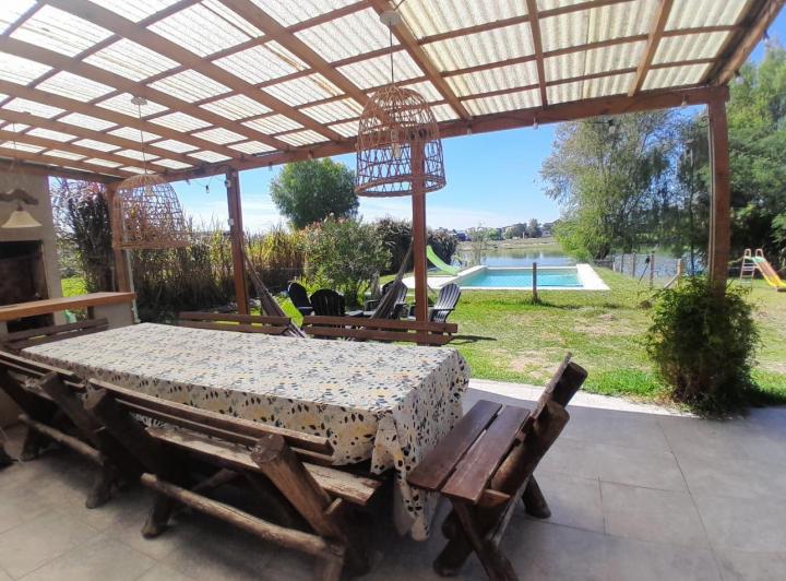 Casa · 175m² · 4 Ambientes · 4 Cocheras