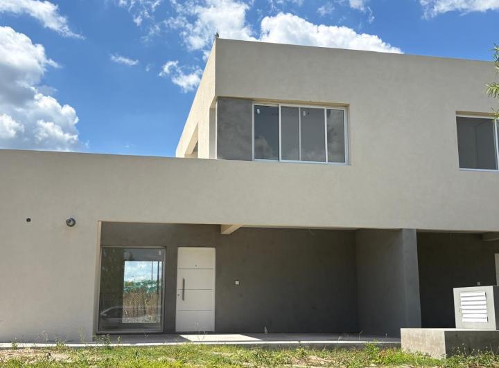 Casa · 86m² · 3 Ambientes · 1 Cochera