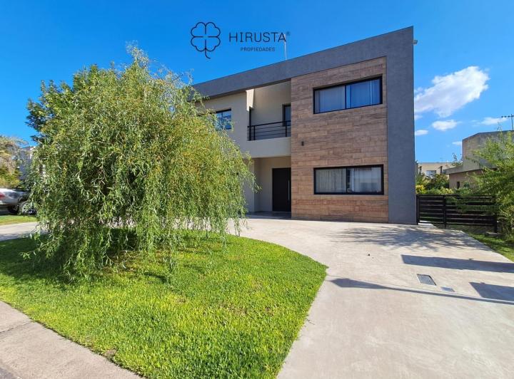 Casa · 190m² · 5 Ambientes · 1 Cochera