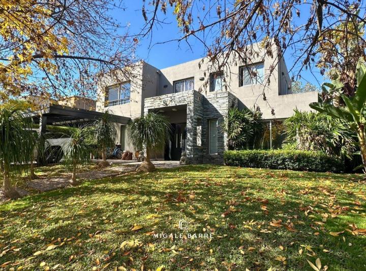 Casa · 309m² · 6 Ambientes · 2 Cocheras