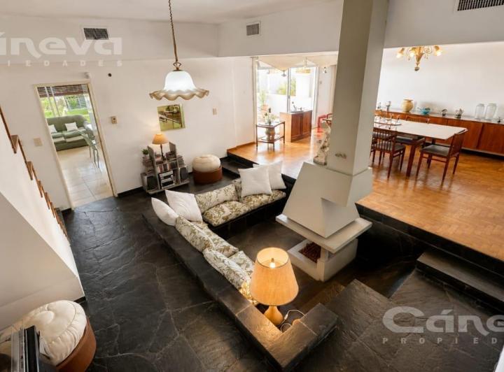 Casa · 320m² · 6 Ambientes