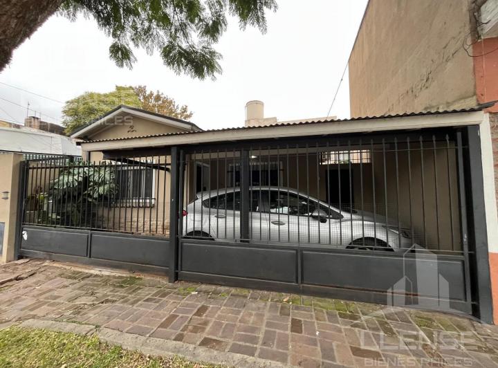 Casa · 126m² · 4 Ambientes · 1 Cochera