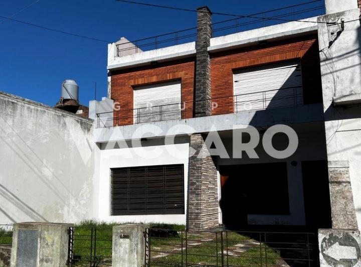 Casa · 200m² · 5 Ambientes