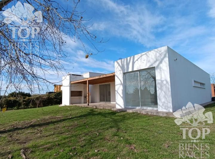 Casa · 180m² · 5 Ambientes · 1 Cochera
