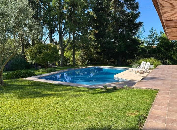 Casa · 480m² · 7 Ambientes · 2 Cocheras