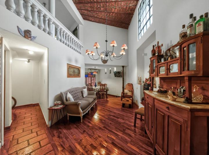 Casa · 170m² · 5 Ambientes · 1 Cochera