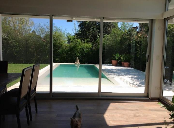 Casa · 300m² · 5 Ambientes · 1 Cochera