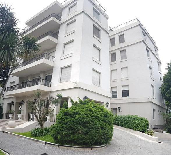 Casa · 3367m² · 5 Ambientes · 3 Cocheras