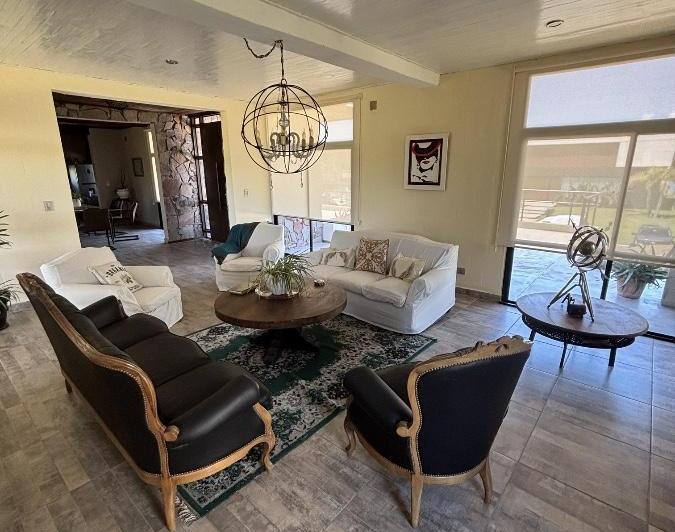 Casa · 369m² · 5 Ambientes · 2 Cocheras
