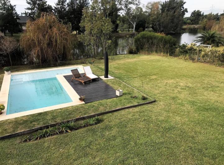 Casa · 270m² · 7 Ambientes · 2 Cocheras