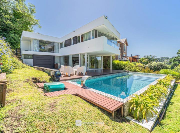 Casa · 148m² · 3 Ambientes · 1 Cochera