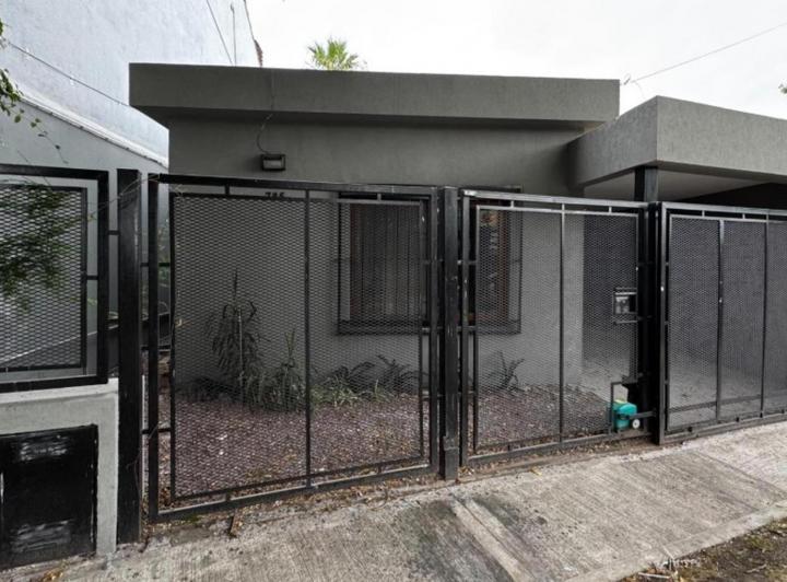 Casa · 100m² · 4 Ambientes · 1 Cochera