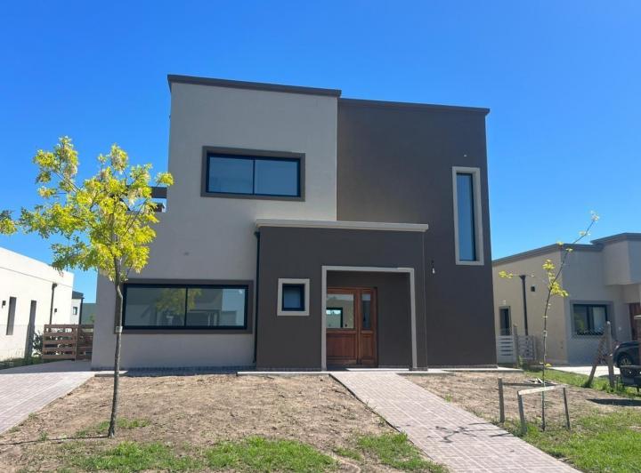 Casa · 221m² · 6 Ambientes