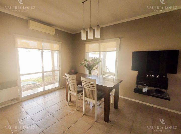 Casa · 182m² · 4 Ambientes · 2 Cocheras