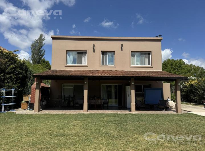 Casa · 181m² · 6 Ambientes · 2 Cocheras