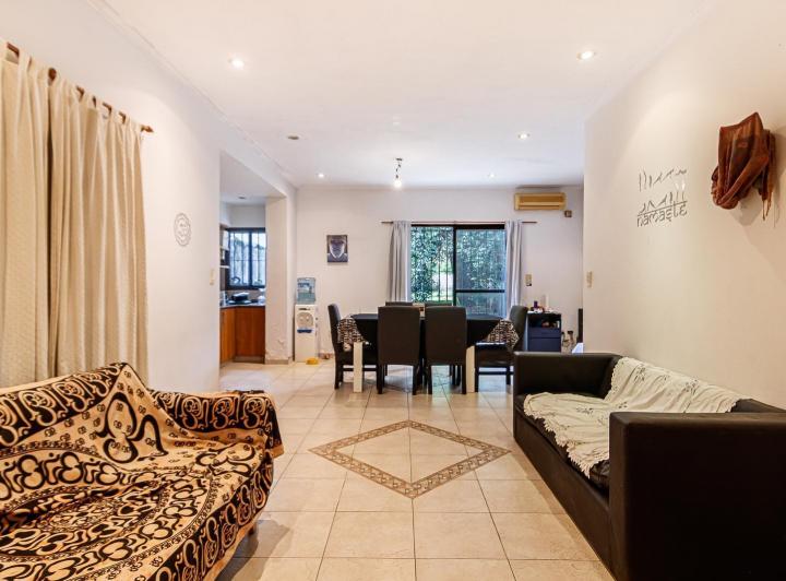Casa · 205m² · 7 Ambientes · 1 Cochera