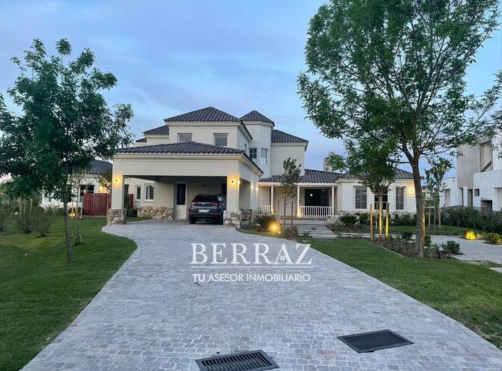 Casa · 550m² · 6 Ambientes · 2 Cocheras