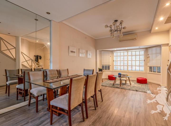 Casa · 180m² · 5 Ambientes · 2 Cocheras