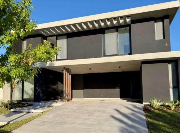 Casa · 432m² · 7 Ambientes