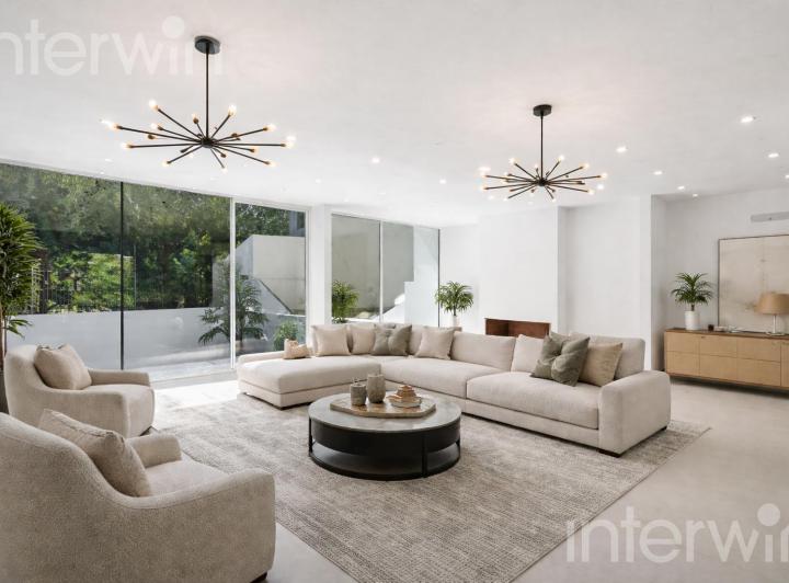 Casa · 420m² · 6 Ambientes · 2 Cocheras