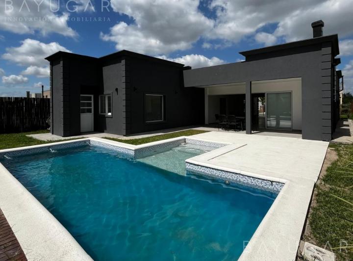 Casa · 170m² · 4 Ambientes · 3 Cocheras