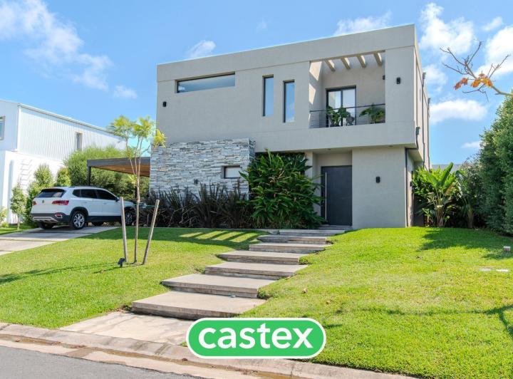 Casa · 200m² · 5 Ambientes · 3 Cocheras