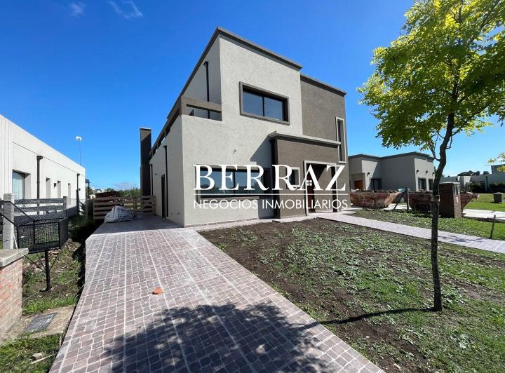 Casa · 196m² · 6 Ambientes · 3 Cocheras
