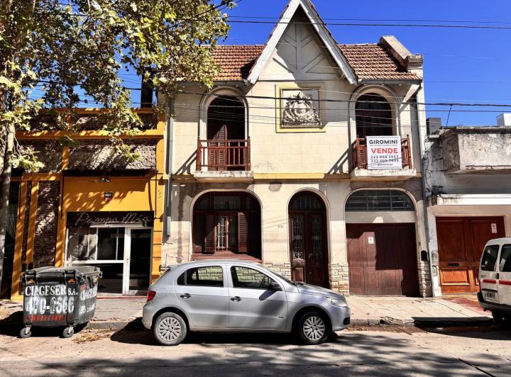 Casa · 172m² · 4 Ambientes · 1 Cochera
