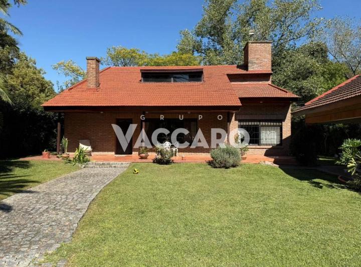 Casa · 225m² · 4 Ambientes