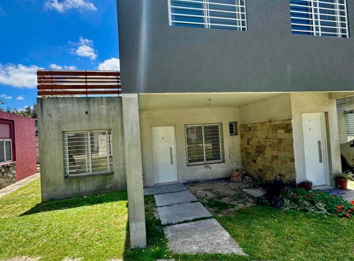 Casa · 84m² · 3 Ambientes · 1 Cochera