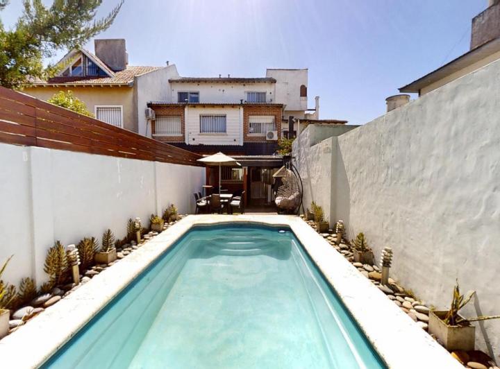 Casa · 180m² · 5 Ambientes · 1 Cochera