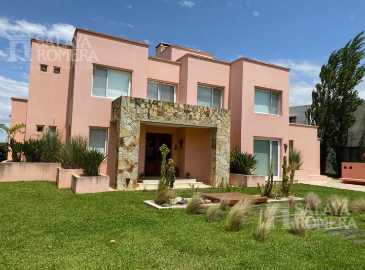Casa · 330m² · 6 Ambientes
