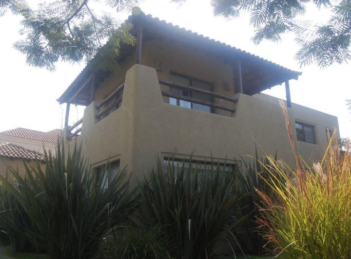 Casa · 300m² · 5 Ambientes