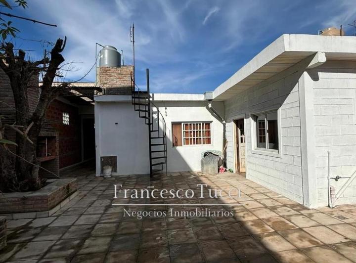 Casa · 192m² · 3 Ambientes · 1 Cochera