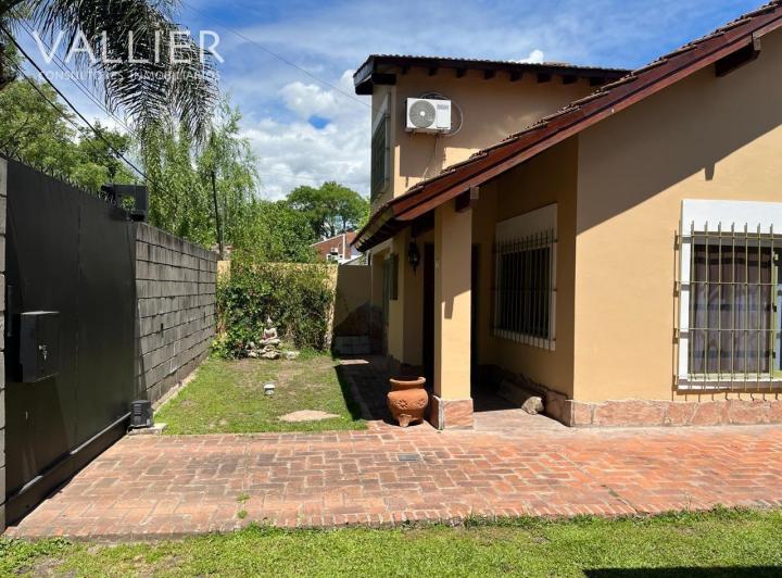 Casa · 180m² · 6 Ambientes · 1 Cochera