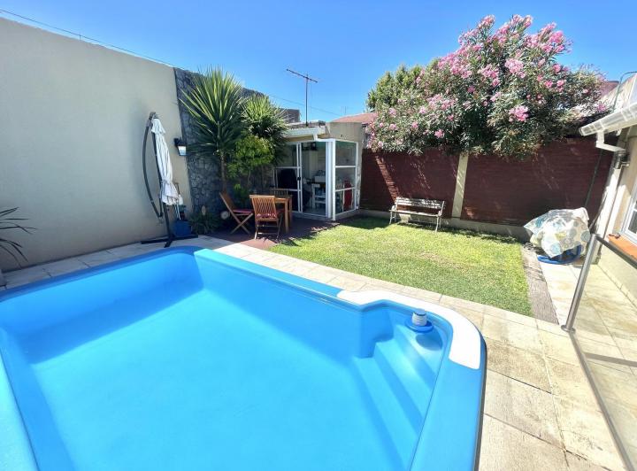 Casa · 180m² · 4 Ambientes · 1 Cochera