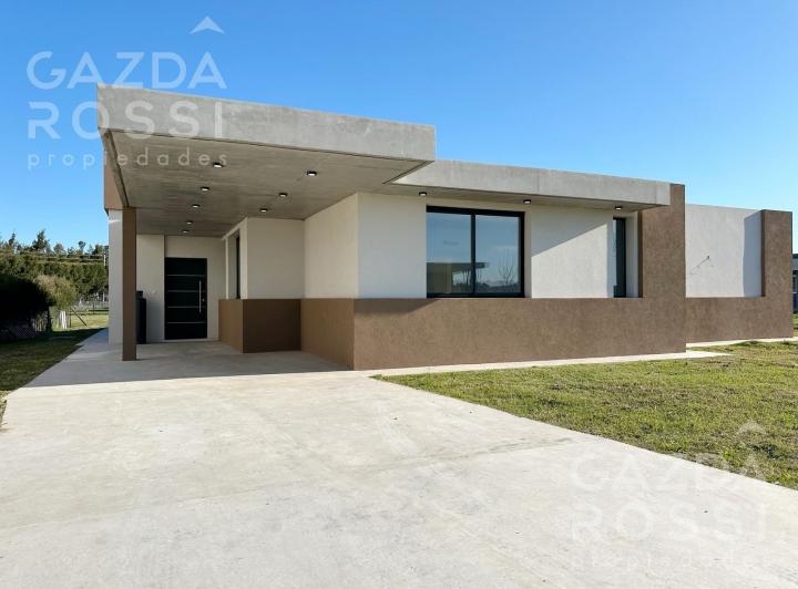 Casa · 179m² · 4 Ambientes · 1 Cochera