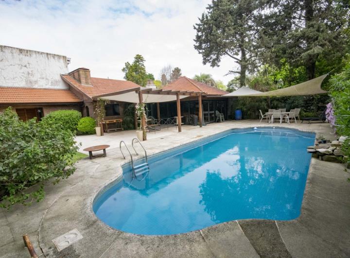 Casa · 500m² · 5 Ambientes · 1 Cochera