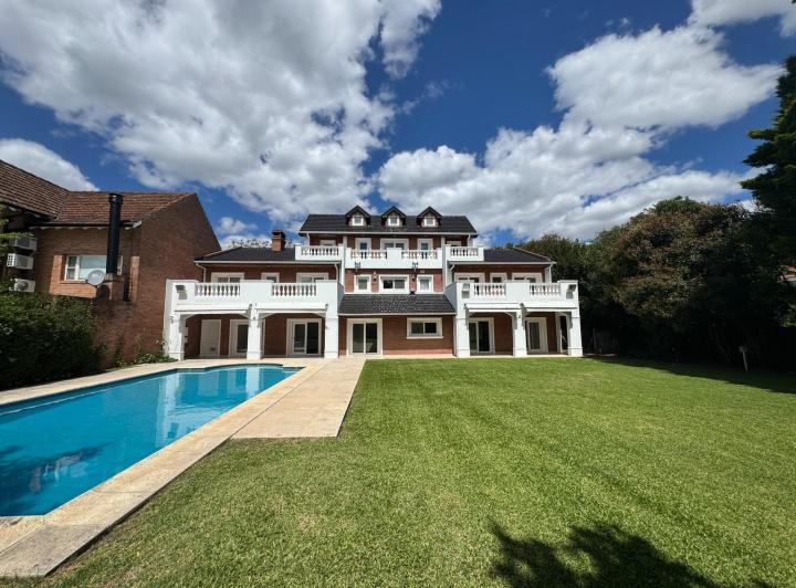 Casa · 600m² · 5 Ambientes · 2 Cocheras