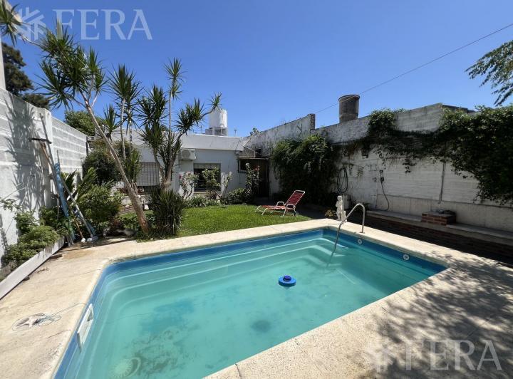 Casa · 156m² · 4 Ambientes · 2 Cocheras
