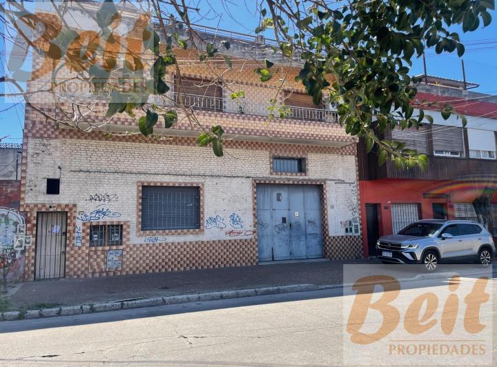 Casa · 267m² · 7 Dormitorios
