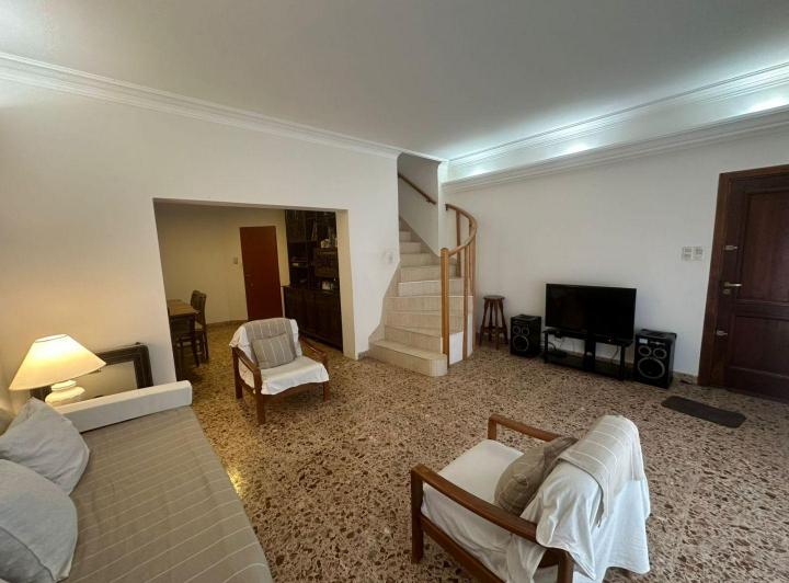 Casa · 198m² · 4 Ambientes · 2 Cocheras