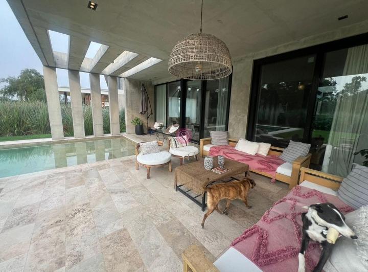 Casa · 420m² · 7 Ambientes