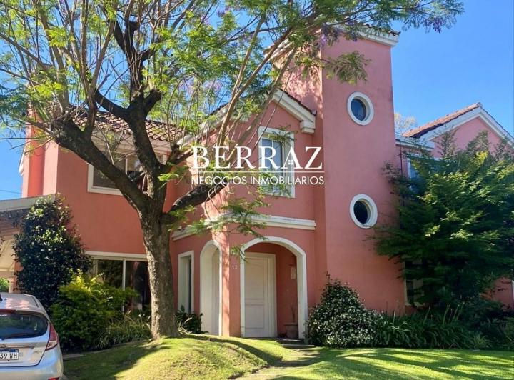 Casa · 236m² · 7 Ambientes · 2 Cocheras