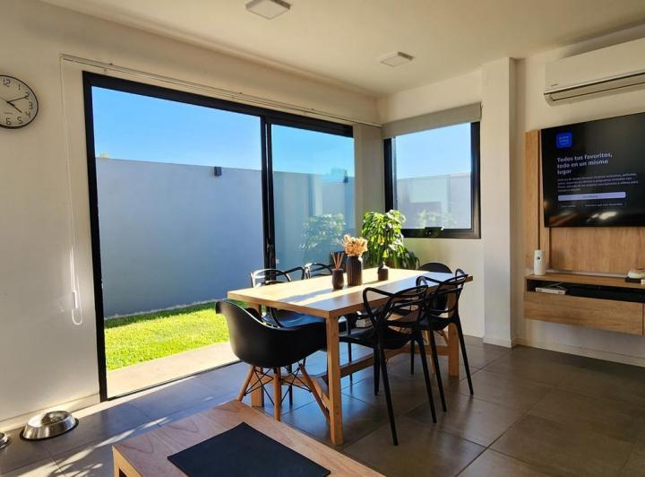 Casa · 82m² · 3 Ambientes · 1 Cochera